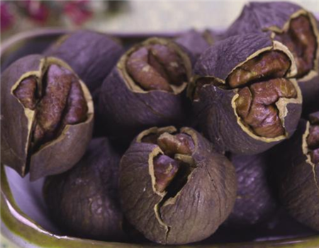 【食新食异零食连锁店】