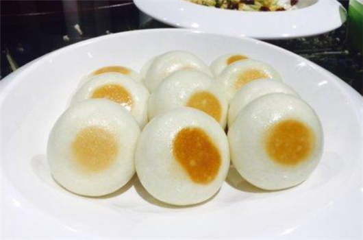 【鲟龙休闲食品】