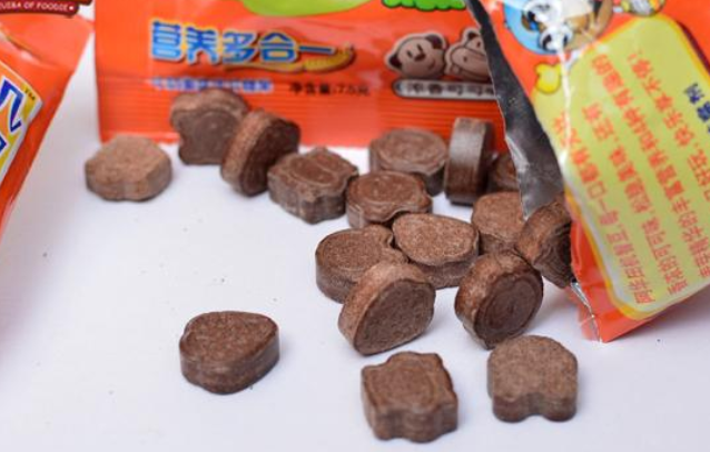 【大嘴小嘴休闲零食】