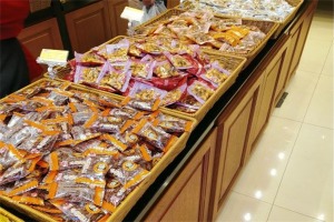 【乐享多零食店】