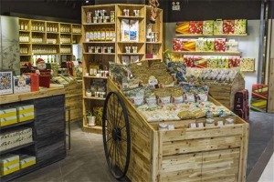 【老婆大人零食店】