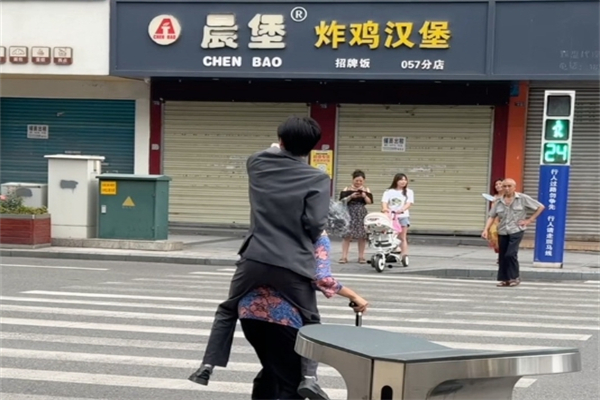 【晨堡炸鸡汉堡】