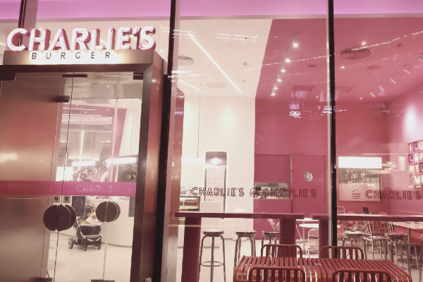 Charlies 粉红汉堡加盟