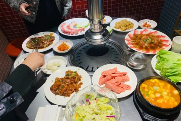 【赵勇利烤肉店】