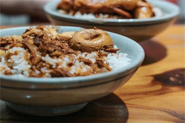 【杨老大卤肉拌饭】