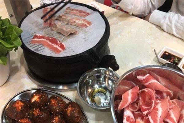 东哥炭烧肥牛加盟