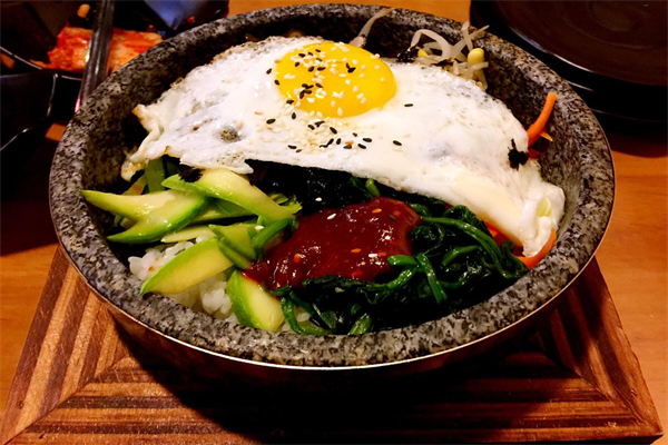 【韩式石锅拌饭】