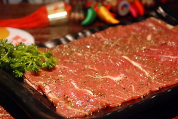 肉多坊木炭烤肉加盟
