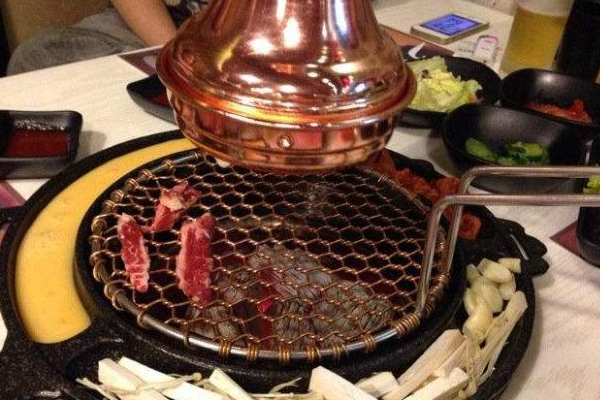 【肉多坊木炭烤肉】
