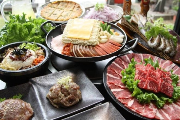 【辛酷炭火烤肉】