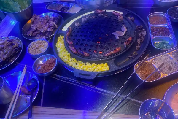 【八月炭火烤肉】