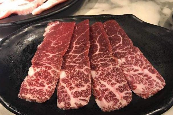 【肉多坊木炭烤肉】