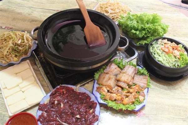 【金大叔石锅烤肉】