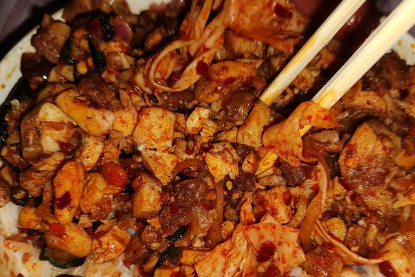 【好吃得一哔烤肉饭】
