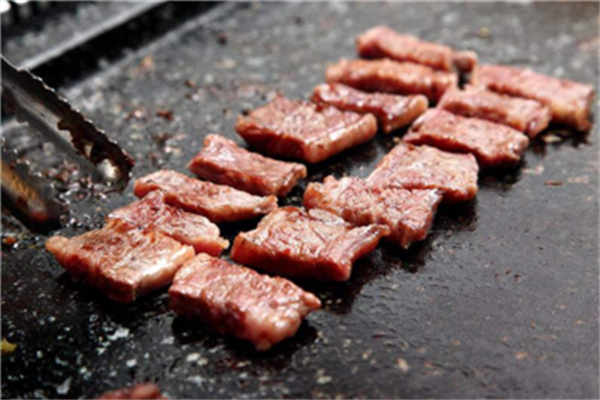 【源汉石板烤肉】