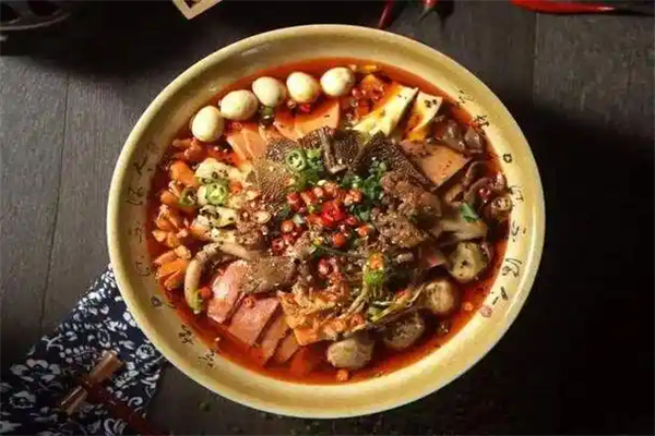三顾茅庐冒菜加盟