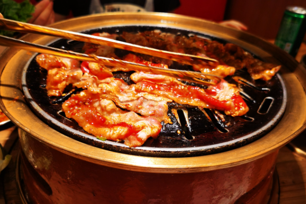【小泥炉炭火烤肉】