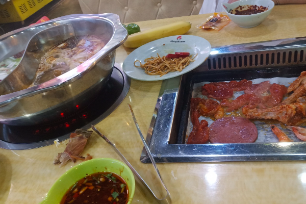 【酒将军无限量火锅烤肉】