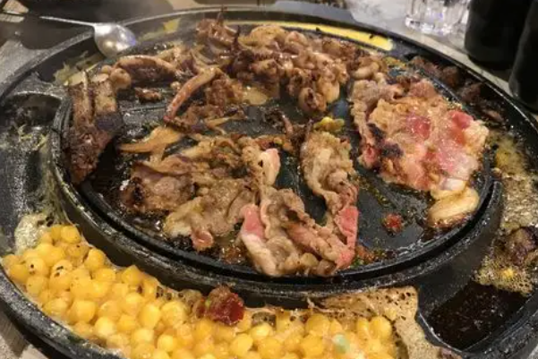 三国惹火烤肉加盟
