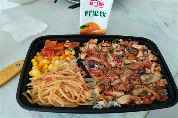 咕噜咕噜烤肉拌饭加盟