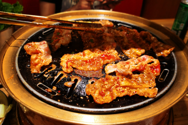 小泥炉炭火烤肉加盟