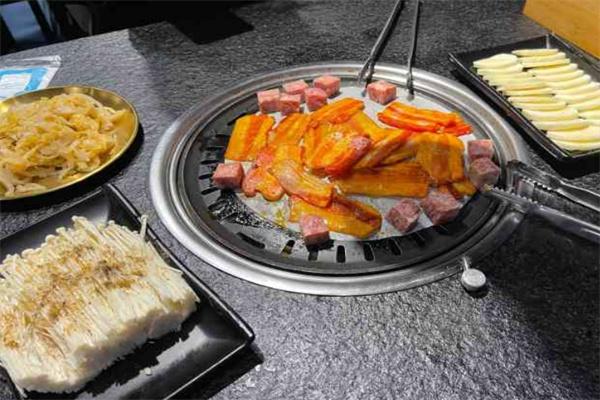 【隔壁老王东北烤肉】