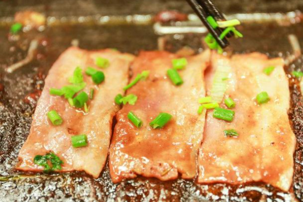 炙城烤肉加盟