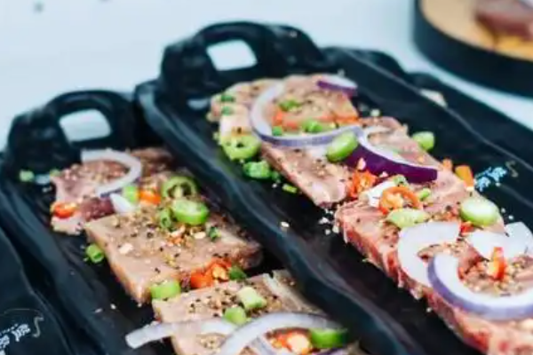 【盘聚串串VS烤肉】