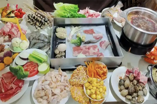 【牛人自助纸上烤肉免费火锅】