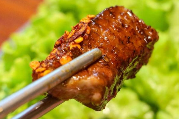 【盘聚串串VS烤肉】