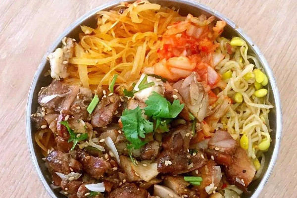 【肥仔烤肉拌饭】
