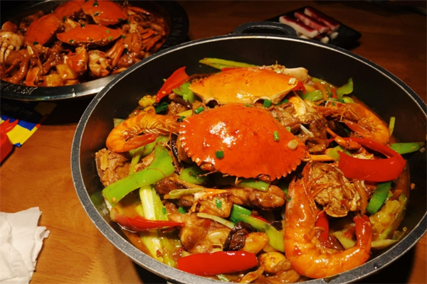 嗨味肉蟹煲加盟