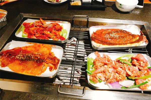 饭盒子烤肉加盟