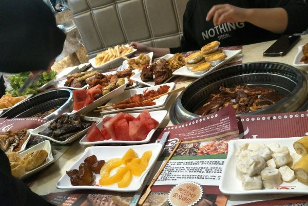 汉金城海鲜烤肉自助百汇加盟