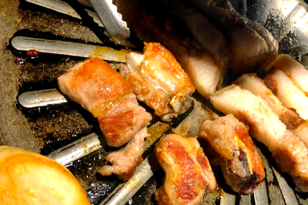 【炉子旁烤肉】