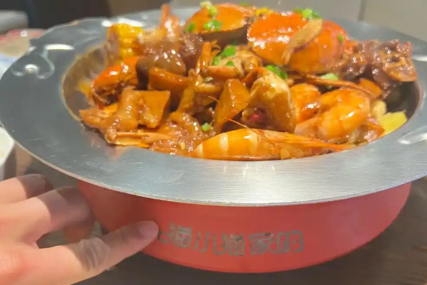 猫小猫家肉蟹煲加盟