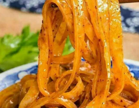张兴邦擀面皮
