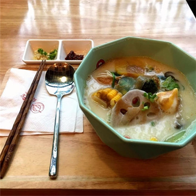 王云飞骨汤麻辣烫