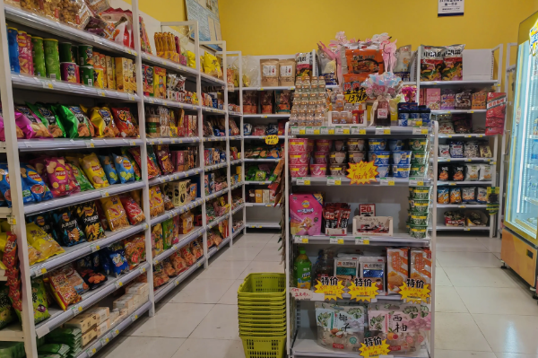 大嘴零食店加盟条件是什么？门槛低，助力创业者迈向成功