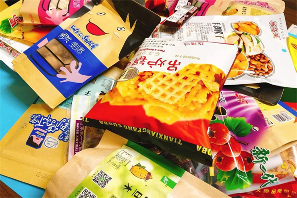 吃货街零食加盟利润有多大？高回报低风险，创业致富新选择