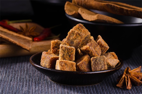 吃拼拼零食加盟电话：一键直通，共创零食帝国！