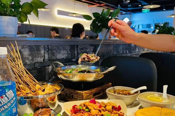 【冯三孃跷脚牛肉】