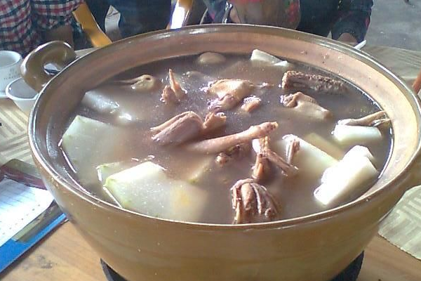 【鸽皇餐厅】