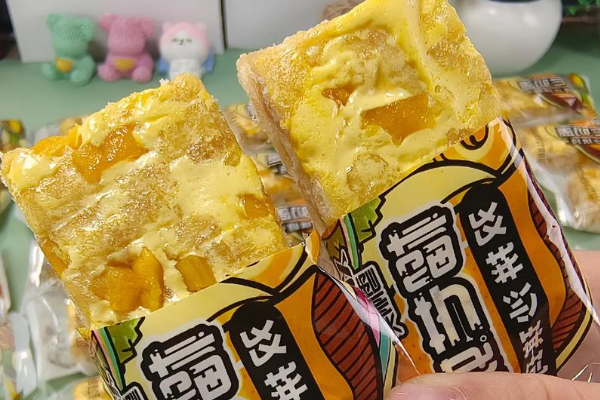 【笨笨熊零食】