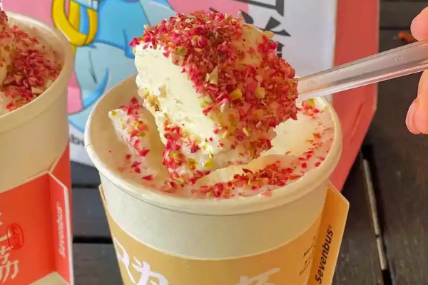 【奶茶冰激凌店】