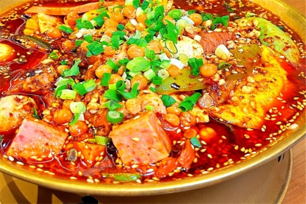 【迎千客三顾冒菜】