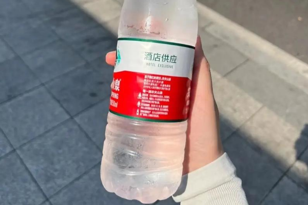 【农夫山泉矿泉水】