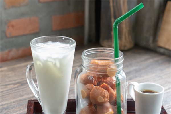 【飘香坊奶茶店】