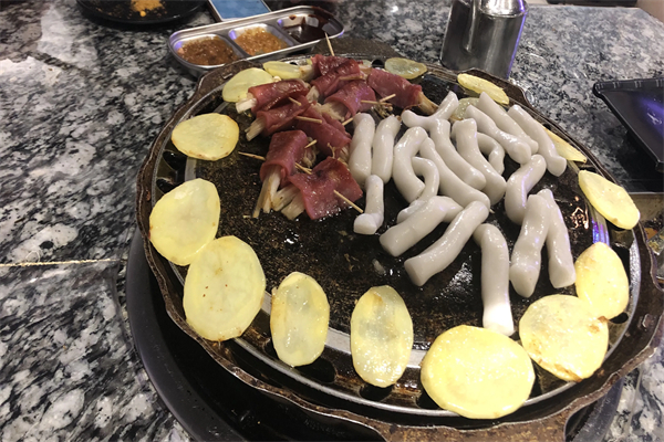 石锅烤肉加盟