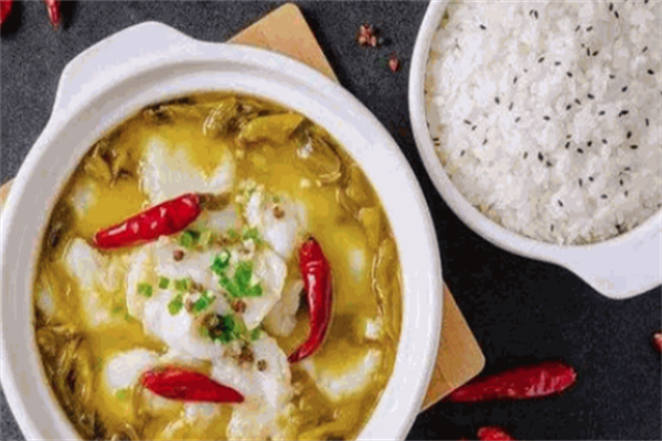 鱼小坛酸菜小鱼米饭